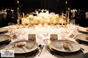 Dekoracja ślubna Stołu prezydialnego na sali w Starym Maneżu w Gdańsku