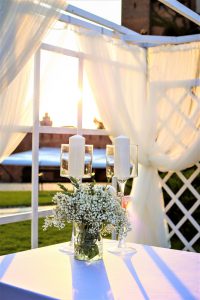 Dekoracja ślubna plenerowa