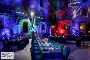 Dekoracja ślubna sali weselnej na zamku w Gniewie