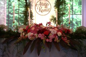 Dekoracja ślubna- W zielonej bramie