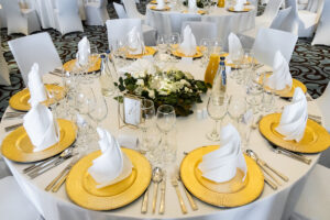 Dekoracja ślubna leśna